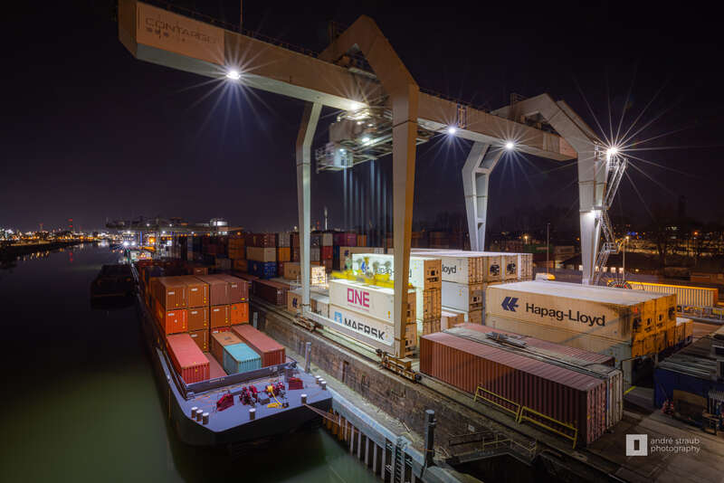 Mannheimer Containerhafen.jpg