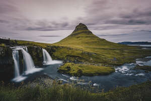 Foto eines Wasserfalls in Island, ein Foto von Nick Schmid